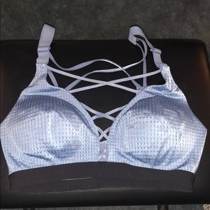 Victoria Secret Lighweight Sports Bra